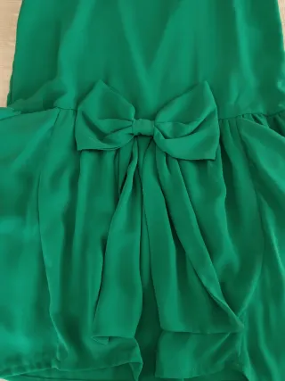 Vestido fiesta verde con lazo