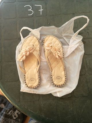 Varias sandalias a 3 euros