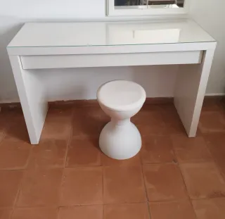 Tocador Ikea con silla