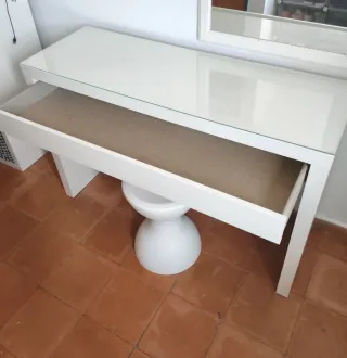 Tocador Ikea con silla