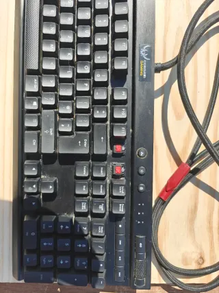 Corsair K70 Mecánico Cherry MX Red