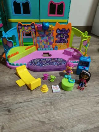 Casa de Muñecas Gabby Dollhouse y accesorios