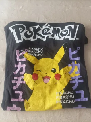 Camiseta y Peluche Pikachu