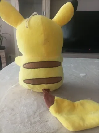 Camiseta y Peluche Pikachu