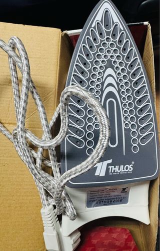 Plancha de vapor Thulos cerámica sin estrenar