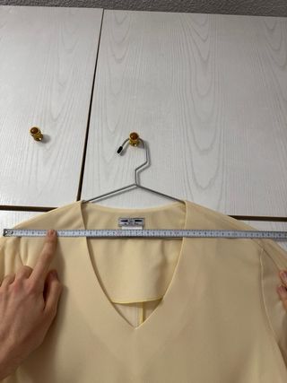 Blusa vintage color marfil elegante