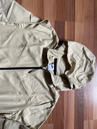 Sudadera Nike Tech