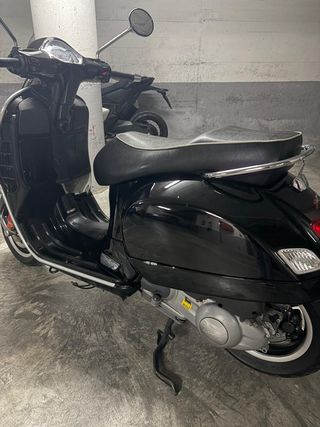 Vespa 300cc Negra 2012