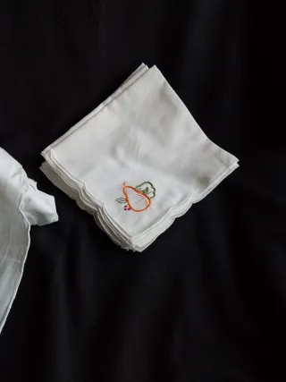 Mantelería antigua bordada