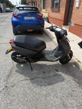 Yamaha Neos 49cc Scooter Negra