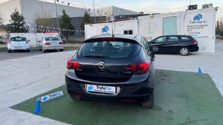 Opel Astra 2011