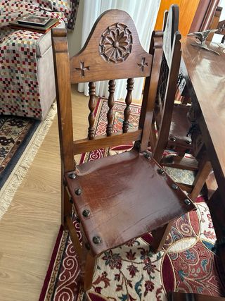 Mesa de comedor de castaño