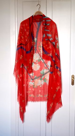 Chal Estampado Flores Rojo