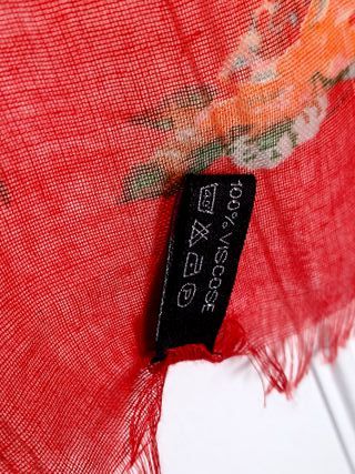 Chal Estampado Flores Rojo