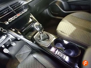 Peugeot 2008 Allure Gasolina 100 S&S 6 Vel. MAN