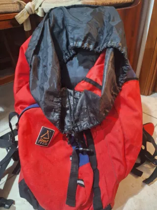 2 Zaini Scout Tech Blu/Rosso 70L.