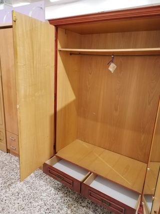 ARMARIO DE MADERA ESTILO CLASICO