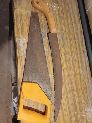 Serrucho y serrucho de carpintero