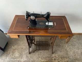 Máquina de coser Sigma antigua