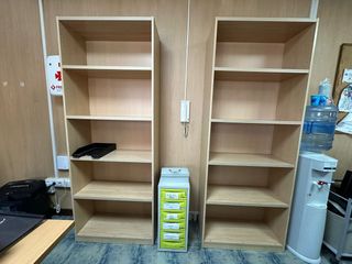 Estanterías de madera