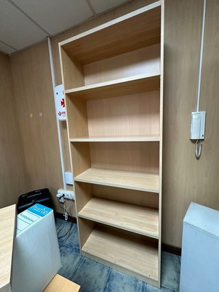 Estanterías de madera