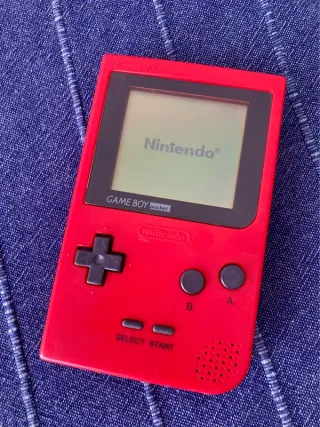Nintendo Game Boy Pocket Roja