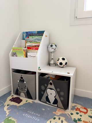 Estantería infantil con 2 cajas