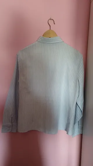 Camisa de rayas azul y blanco