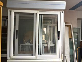 Ventana corredera 2 hojas con persiana