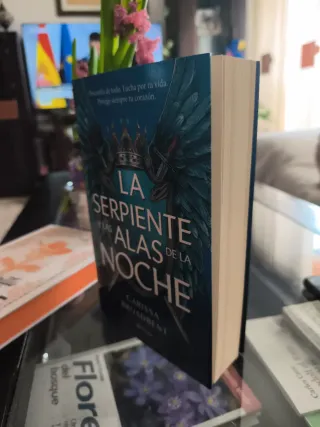 La serpiente y las alas de la noche