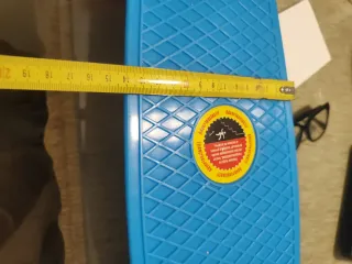 Patin azul con ruedas naranjas