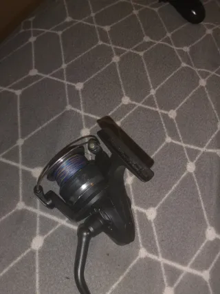 Carrete Caperlan con hilo trenzado