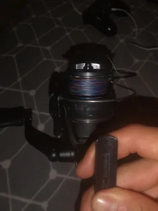 Carrete Caperlan con hilo trenzado