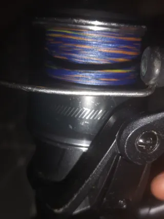 Carrete Caperlan con hilo trenzado