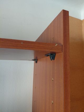 Estantería madera con clasificadores