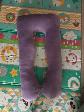 Cojín de lactancia morado