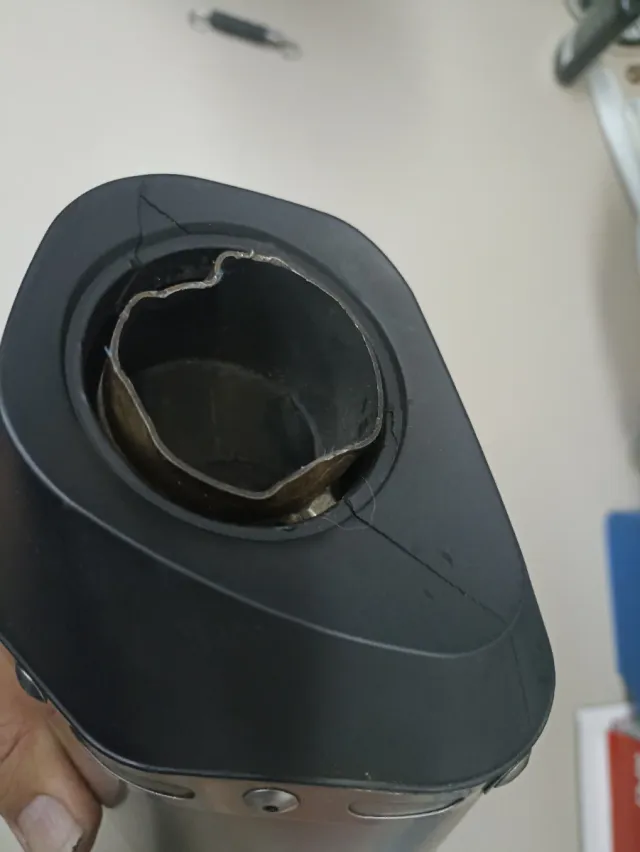 Yamaha MT 10.  Silencioso