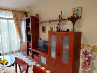 Armario vitrina comedor madera y cristal