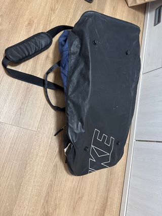 Bolsa de deporte Nike azul y negra
