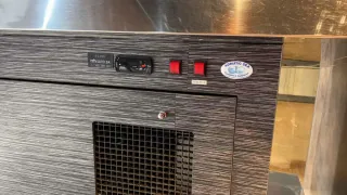 Mesa de pescadería de acero inoxidable