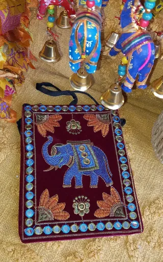 Bolsos a elegir Clutch Terciopelo Artesanales