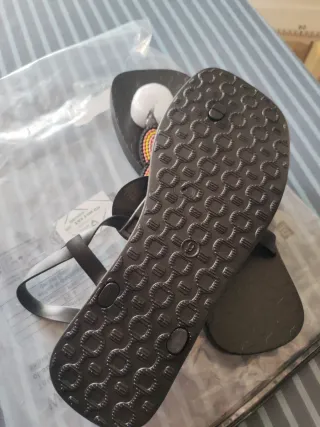 Chanclas de agua mujer negras con abalorios