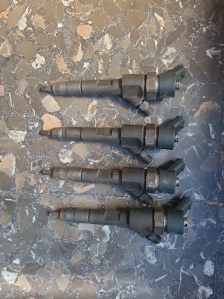 Juego 4 Inyectores Renault 8200100272