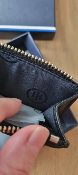 Portafoglio Tommy Hilfiger nero donna