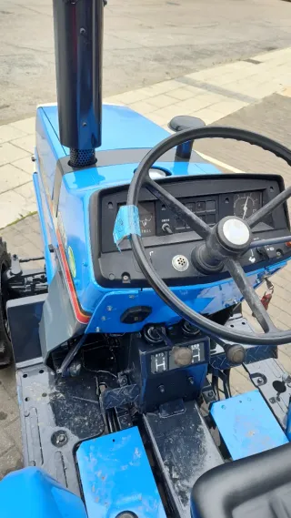 Tractor Mitsubishi MT2001D