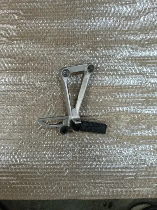 Soporte estribera pasajero derecha Honda CB500X