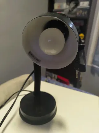 Lampada da tavolo nera