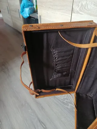 Maleta Antigua de Piel Marrón