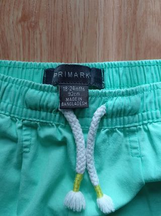 Shorts verdes Primark T92 (2-3 años)