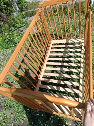 Cuna de madera infantil